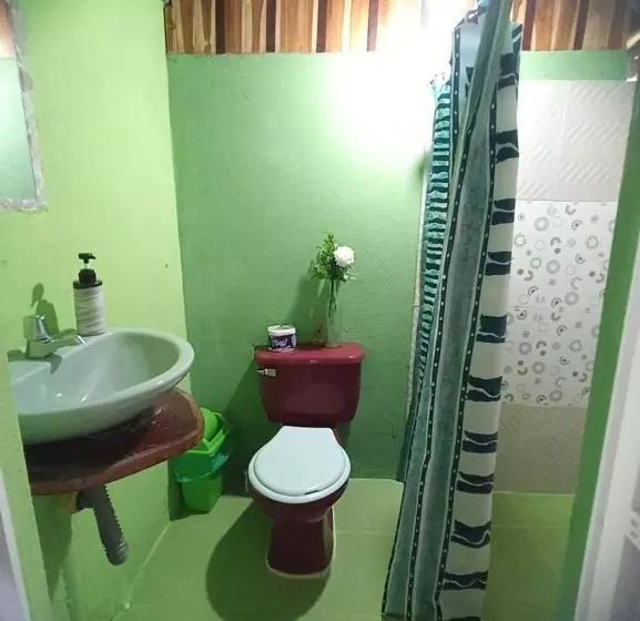 Majatalo Mi Cabaña El Maderal