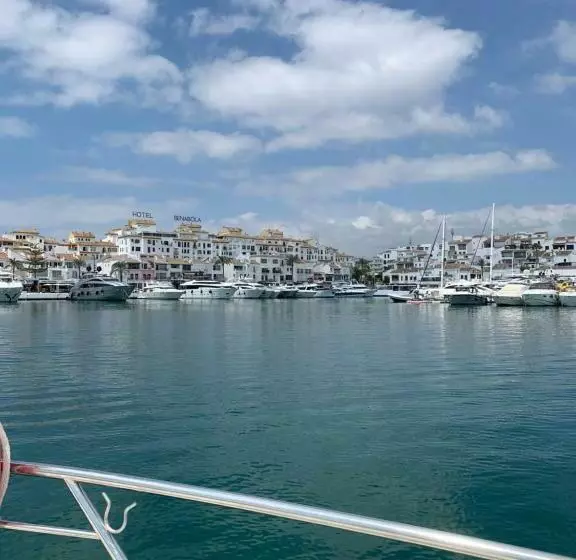 تختخواب و صبحانه Soho Private Rooms Marbella Center