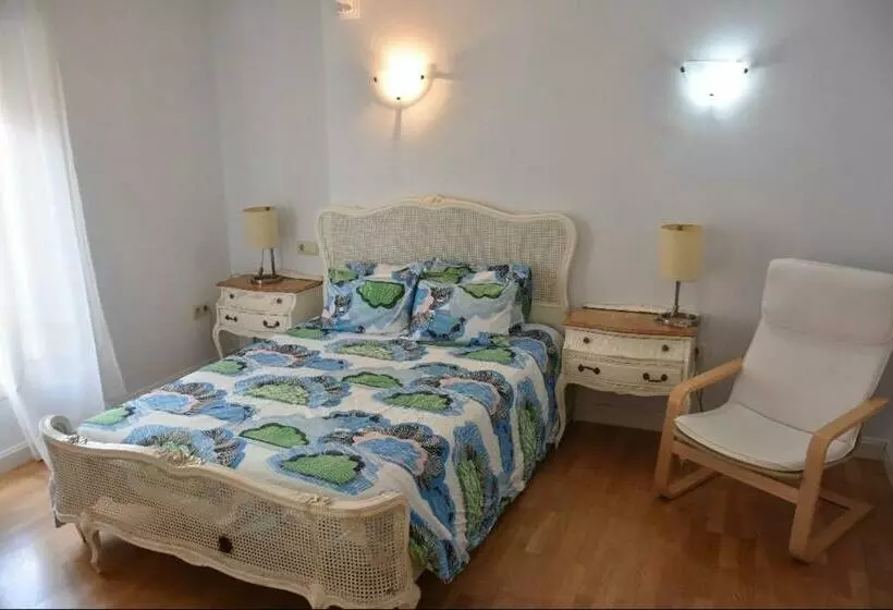 تختخواب و صبحانه Soho Private Rooms Marbella Center