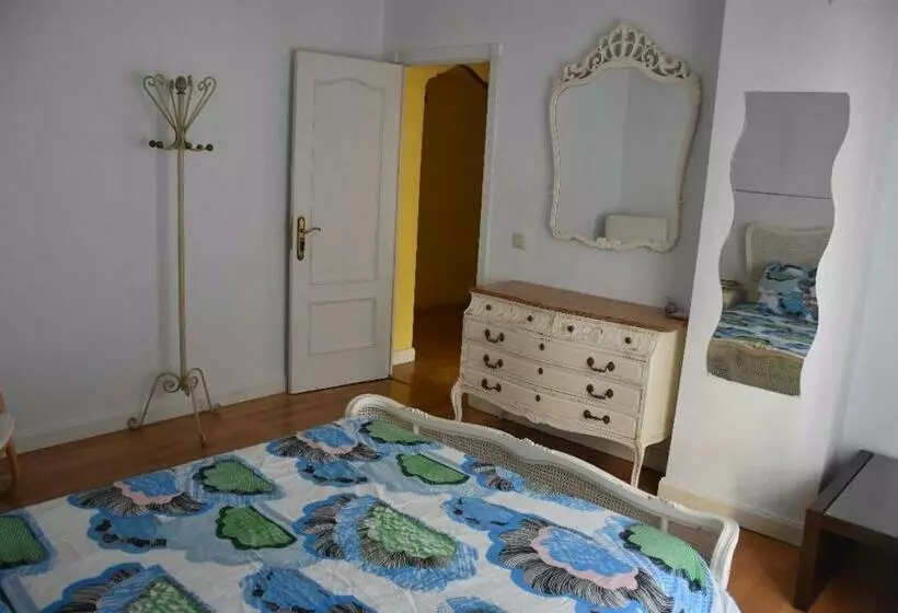 تختخواب و صبحانه Soho Private Rooms Marbella Center
