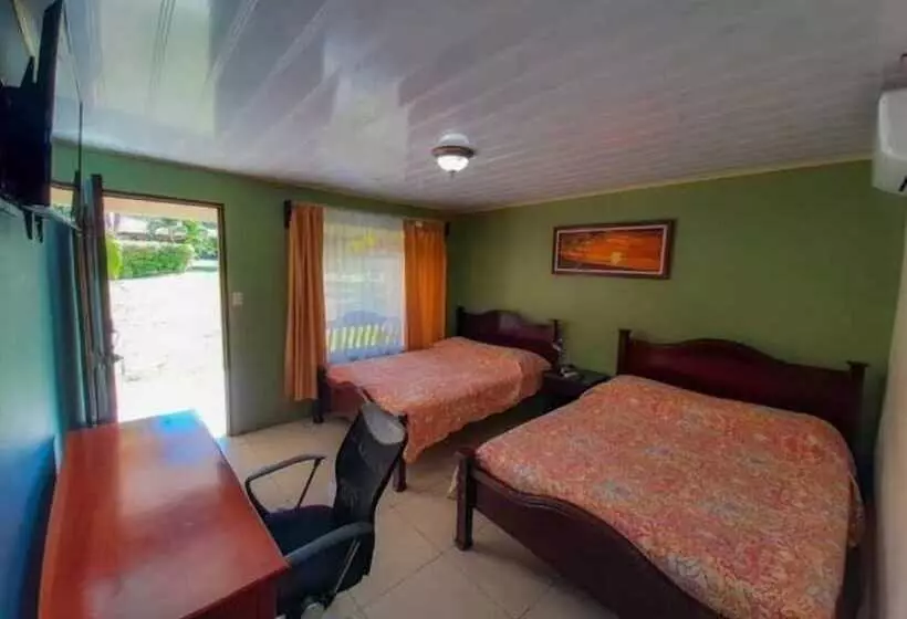 Hotelli Cabinas Piedra Luna