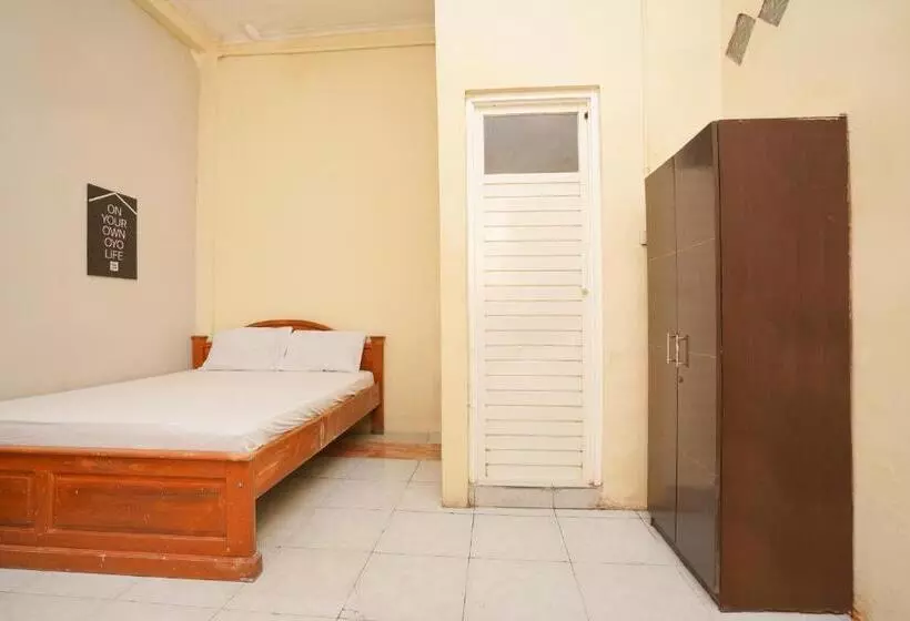 Hotelli Koolkost Syariah Near T1 Juanda Airport 3