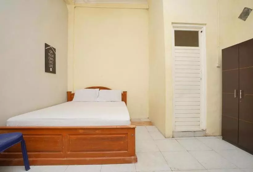 Hotelli Koolkost Syariah Near T1 Juanda Airport 3