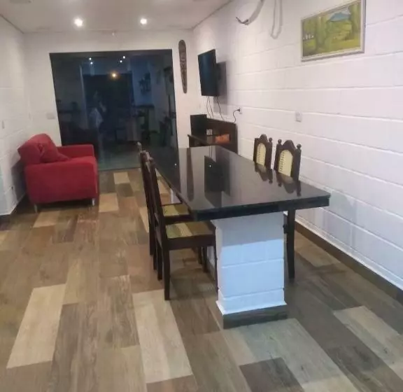 ペンション Balli Suítes