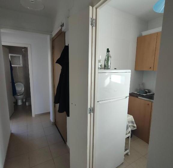 پانسیون Camera Privata Singola In Appartamento, Bagno In Comune, Aria Condizionata Caldo Freddo, Wifi, Tv