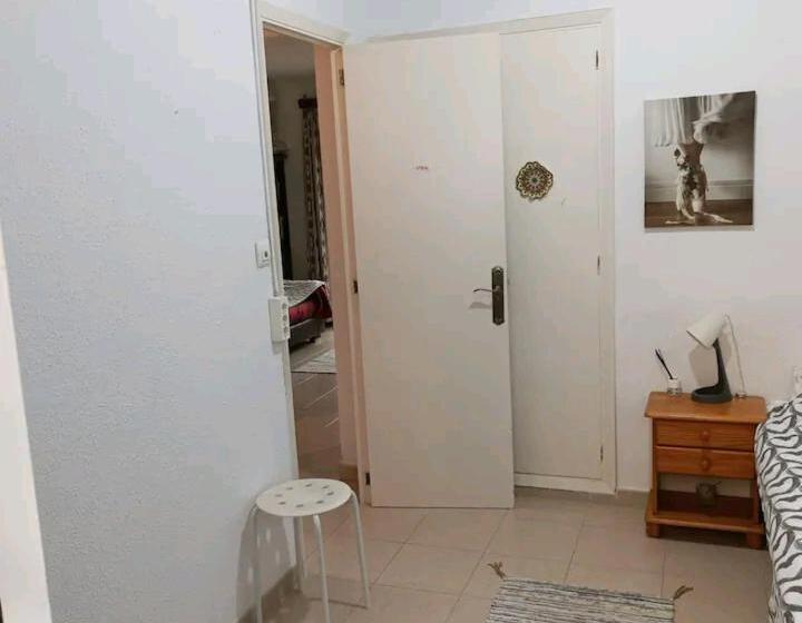 پانسیون Camera Privata Singola In Appartamento, Bagno In Comune, Aria Condizionata Caldo Freddo, Wifi, Tv