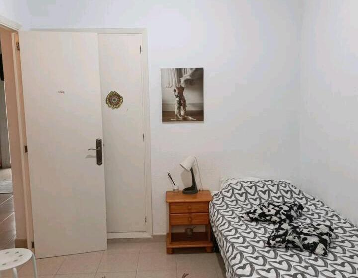 پانسیون Camera Privata Singola In Appartamento, Bagno In Comune, Aria Condizionata Caldo Freddo, Wifi, Tv