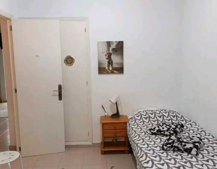 پانسیون Camera Privata Singola In Appartamento, Bagno In Comune, Aria Condizionata Caldo Freddo, Wifi, Tv
