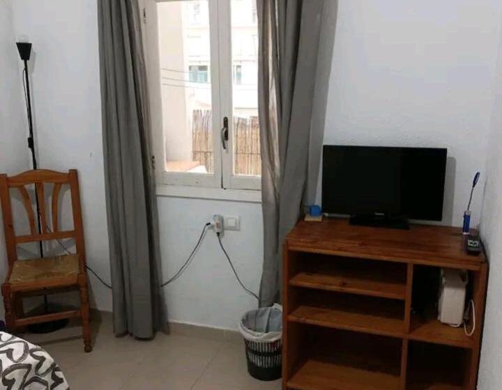 پانسیون Camera Privata Singola In Appartamento, Bagno In Comune, Aria Condizionata Caldo Freddo, Wifi, Tv