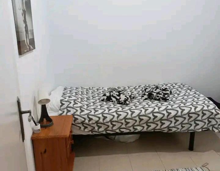 پانسیون Camera Privata Singola In Appartamento, Bagno In Comune, Aria Condizionata Caldo Freddo, Wifi, Tv