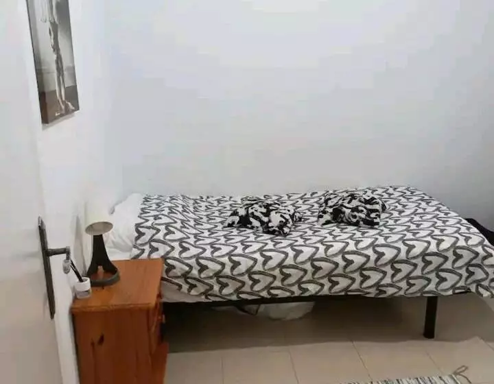 پانسیون Camera Privata Singola In Appartamento, Bagno In Comune, Aria Condizionata Caldo Freddo, Wifi, Tv