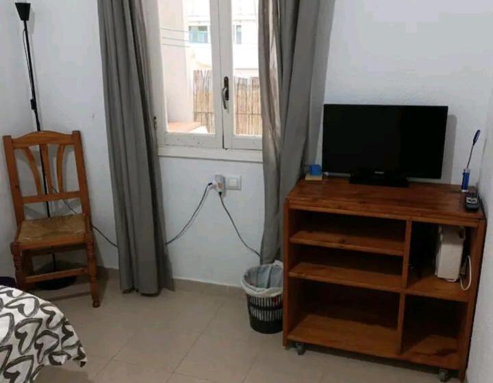 پانسیون Camera Privata Singola In Appartamento, Bagno In Comune, Aria Condizionata Caldo Freddo, Wifi, Tv