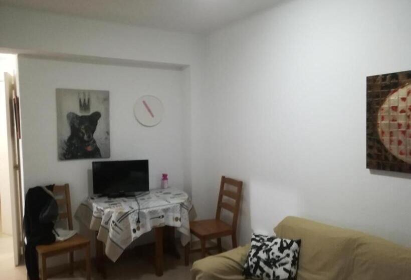 پانسیون Camera Privata Singola In Appartamento, Bagno In Comune, Aria Condizionata Caldo Freddo, Wifi, Tv