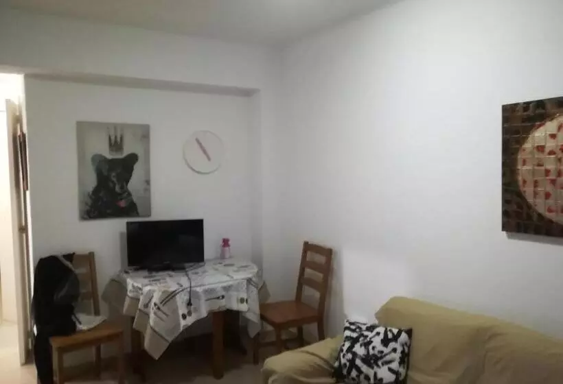 پانسیون Camera Privata Singola In Appartamento, Bagno In Comune, Aria Condizionata Caldo Freddo, Wifi, Tv
