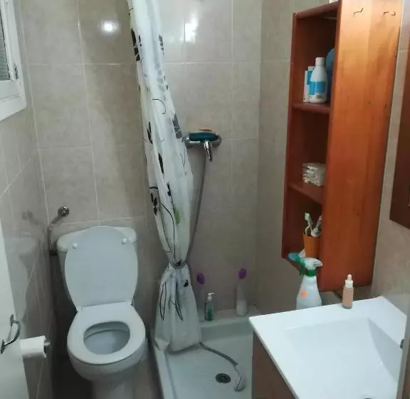 پانسیون Camera Privata Singola In Appartamento, Bagno In Comune, Aria Condizionata Caldo Freddo, Wifi, Tv
