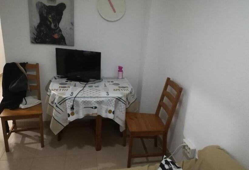 پانسیون Camera Privata Singola In Appartamento, Bagno In Comune, Aria Condizionata Caldo Freddo, Wifi, Tv