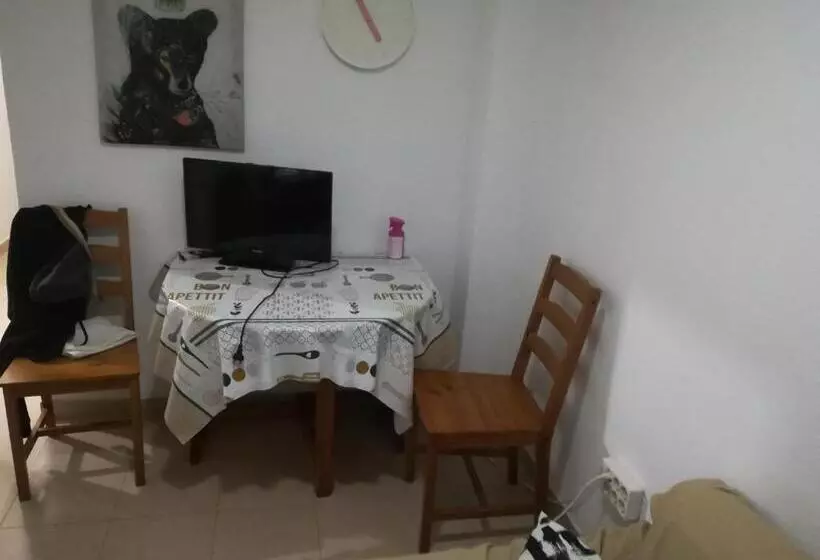 پانسیون Camera Privata Singola In Appartamento, Bagno In Comune, Aria Condizionata Caldo Freddo, Wifi, Tv
