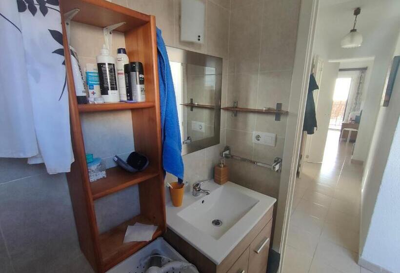 پانسیون Camera Privata Singola In Appartamento, Bagno In Comune, Aria Condizionata Caldo Freddo, Wifi, Tv