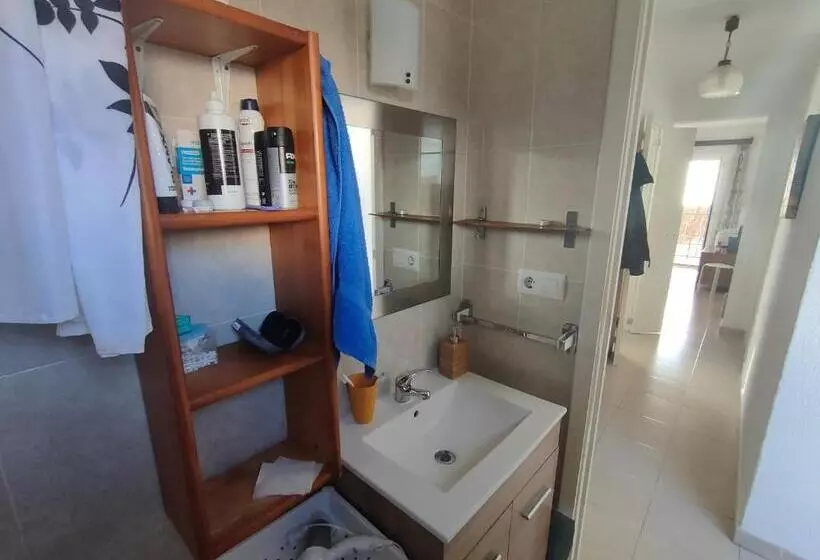 پانسیون Camera Privata Singola In Appartamento, Bagno In Comune, Aria Condizionata Caldo Freddo, Wifi, Tv