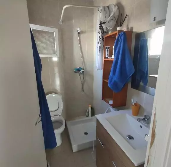 پانسیون Camera Privata Singola In Appartamento, Bagno In Comune, Aria Condizionata Caldo Freddo, Wifi, Tv
