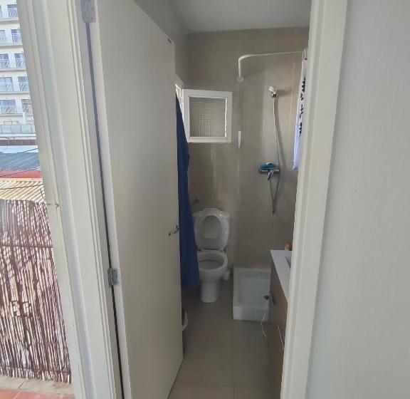 پانسیون Camera Privata Singola In Appartamento, Bagno In Comune, Aria Condizionata Caldo Freddo, Wifi, Tv