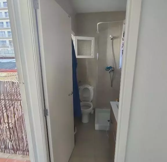 پانسیون Camera Privata Singola In Appartamento, Bagno In Comune, Aria Condizionata Caldo Freddo, Wifi, Tv