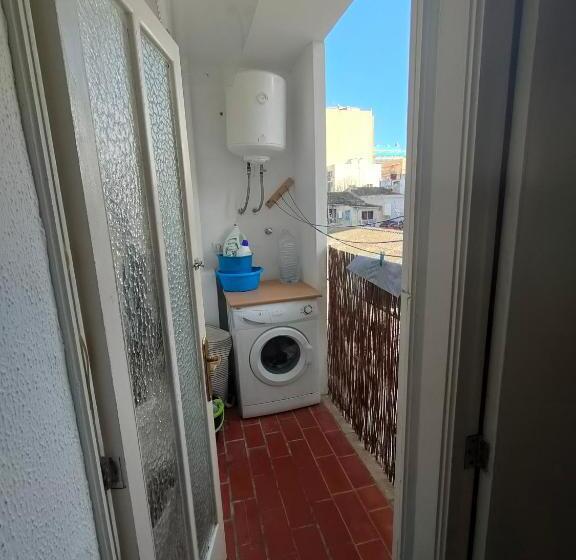 پانسیون Camera Privata Singola In Appartamento, Bagno In Comune, Aria Condizionata Caldo Freddo, Wifi, Tv