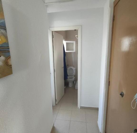 پانسیون Camera Privata Singola In Appartamento, Bagno In Comune, Aria Condizionata Caldo Freddo, Wifi, Tv