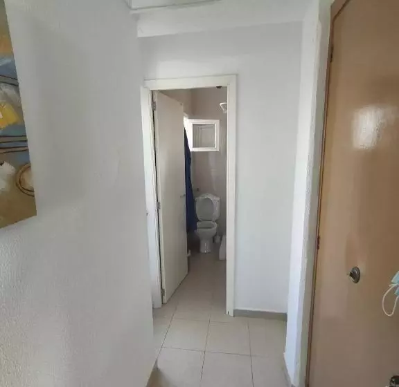 پانسیون Camera Privata Singola In Appartamento, Bagno In Comune, Aria Condizionata Caldo Freddo, Wifi, Tv