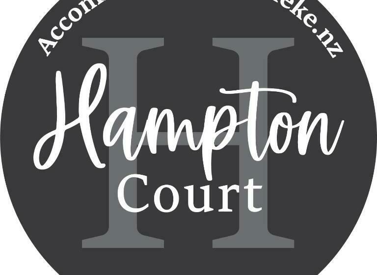 Пансион Hampton Court