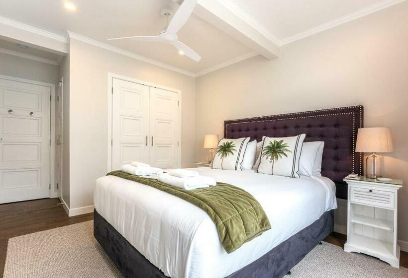 Пансион Hampton Court