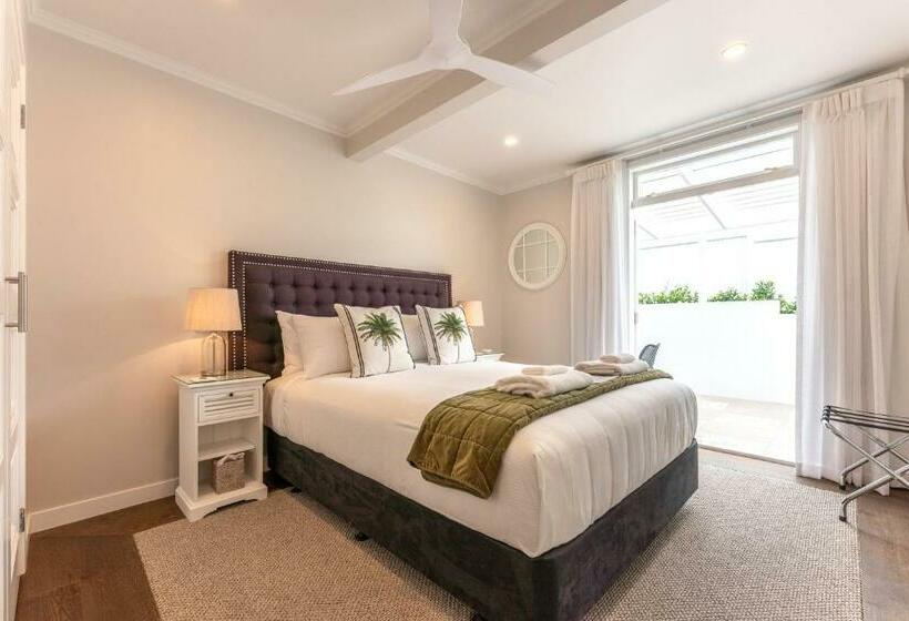 Пансион Hampton Court