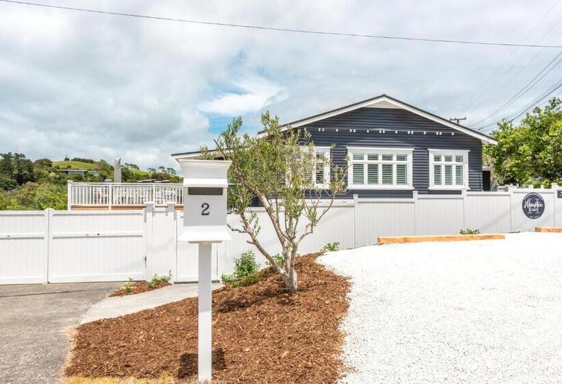 Пансион Hampton Court