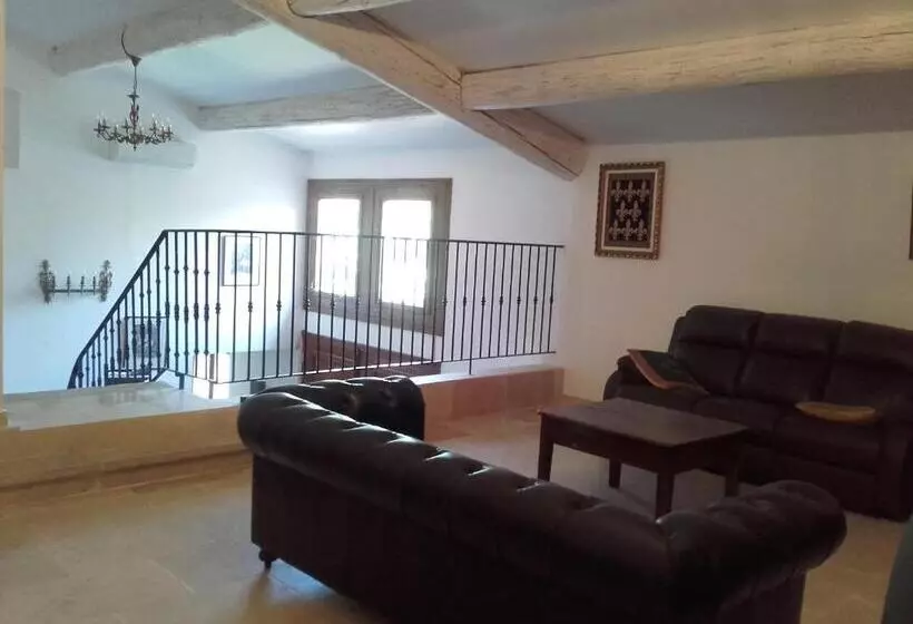 Aamiaismajoitus (B&B) La Bastide De L Oliveraie