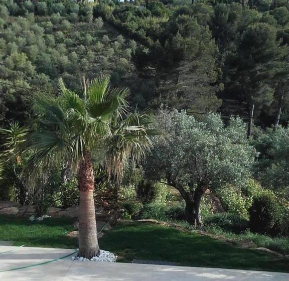 민박 La Bastide De L Oliveraie