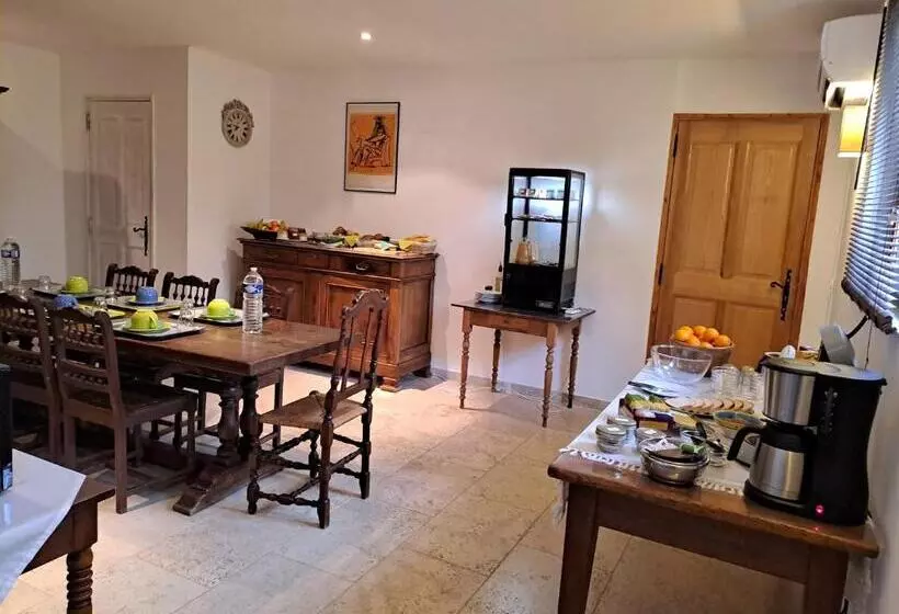 Aamiaismajoitus (B&B) La Bastide De L Oliveraie