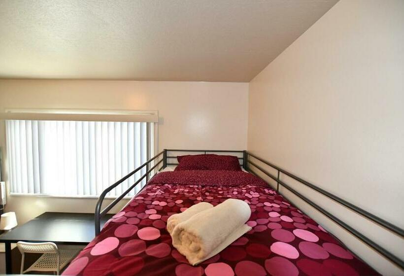 Hostel Style Shared Room