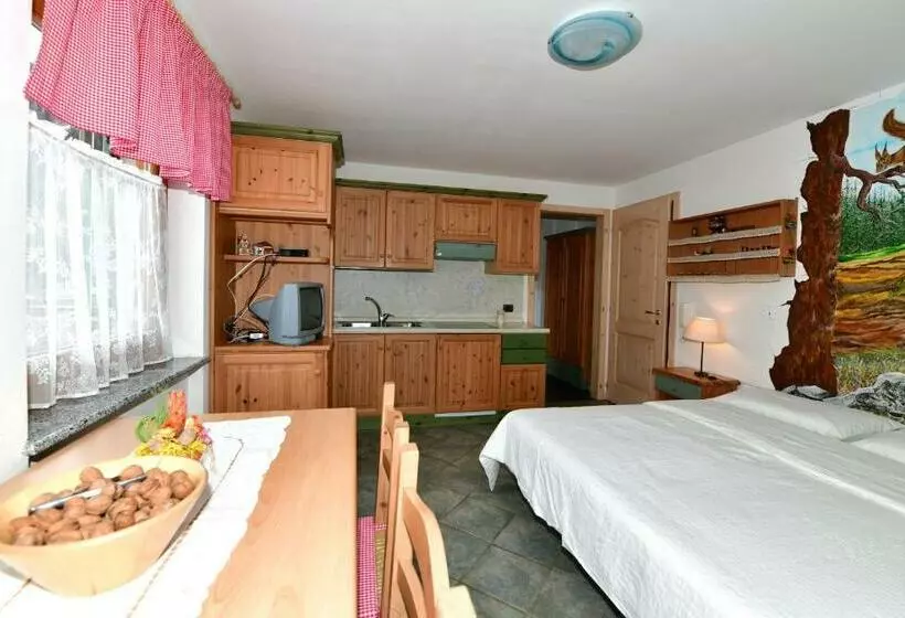 Hotelli Agritur Volpaia Rooms And Apartments