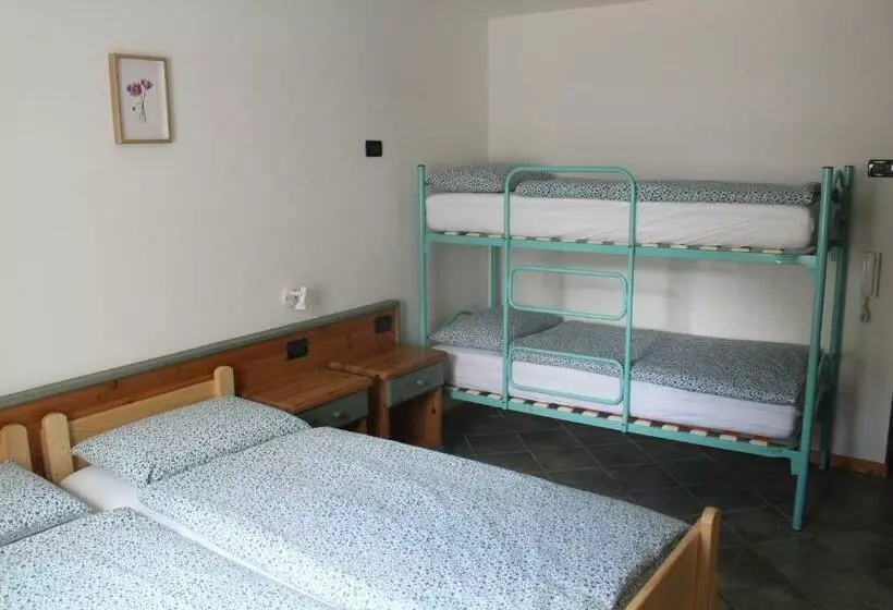 Hotelli Agritur Volpaia Rooms And Apartments