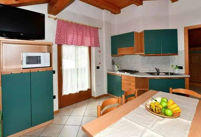 Hotelli Agritur Volpaia Rooms And Apartments