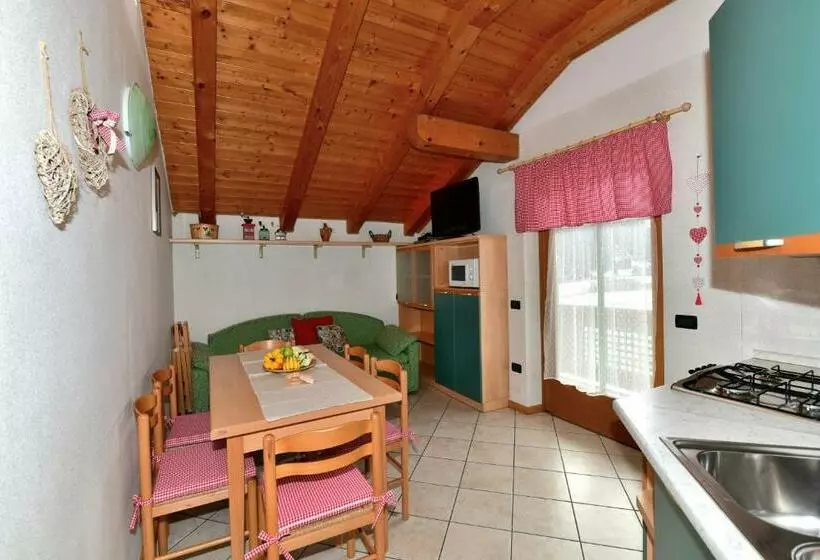 Hotelli Agritur Volpaia Rooms And Apartments