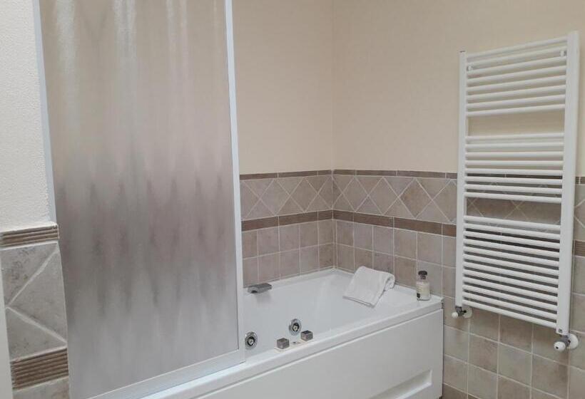 بنسيون La Ginestra Gialla