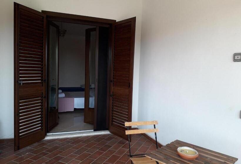 بنسيون La Ginestra Gialla