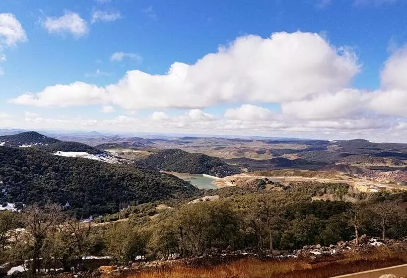 Majatalo Le Chêne D´azrou