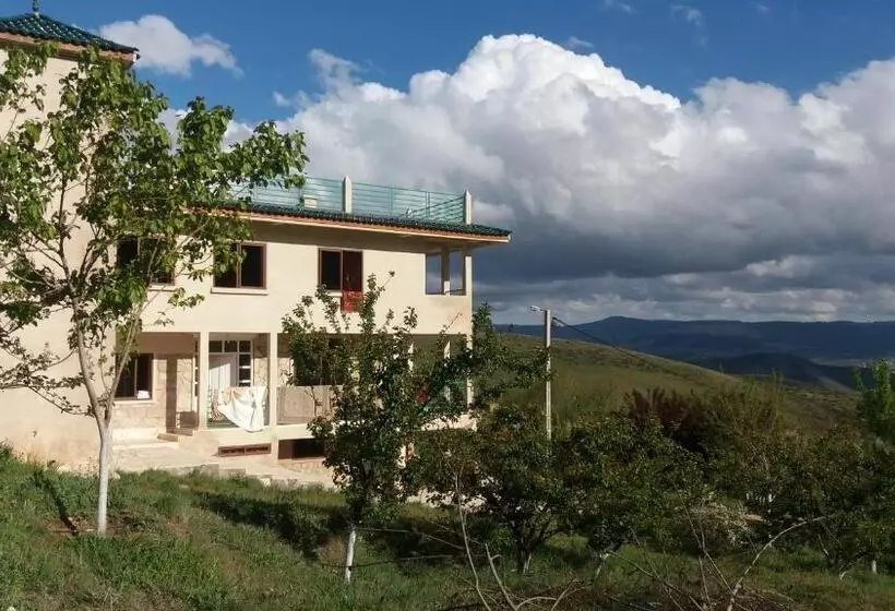 Majatalo Le Chêne D´azrou