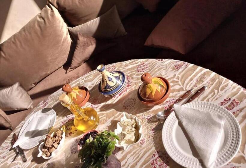 ペンション Le Chêne D´azrou