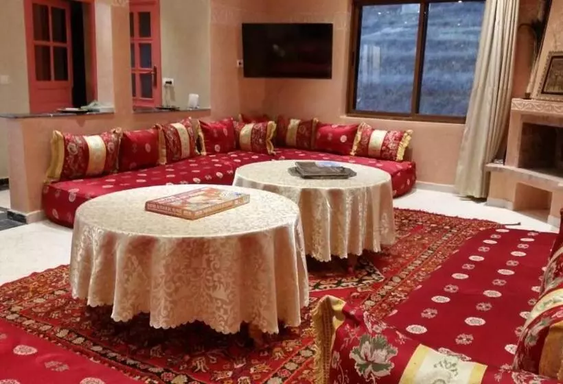 Majatalo Le Chêne D´azrou