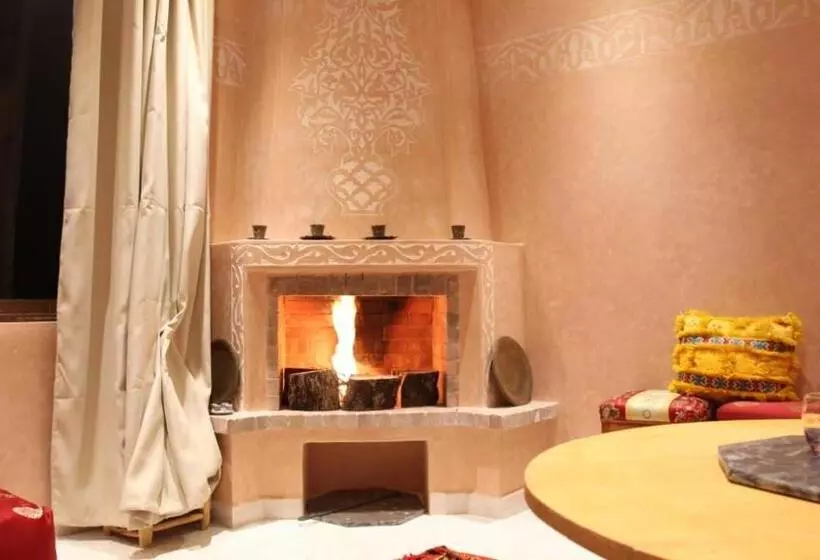 Majatalo Le Chêne D´azrou