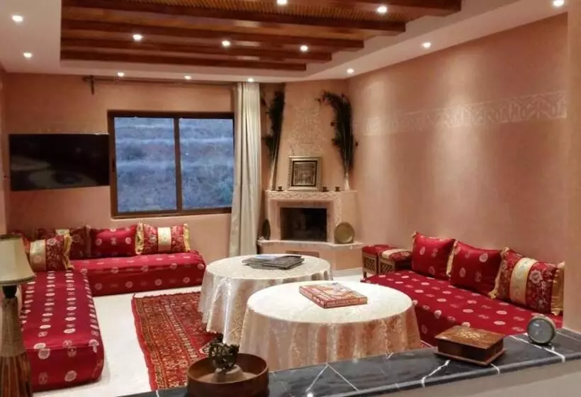 Majatalo Le Chêne D´azrou