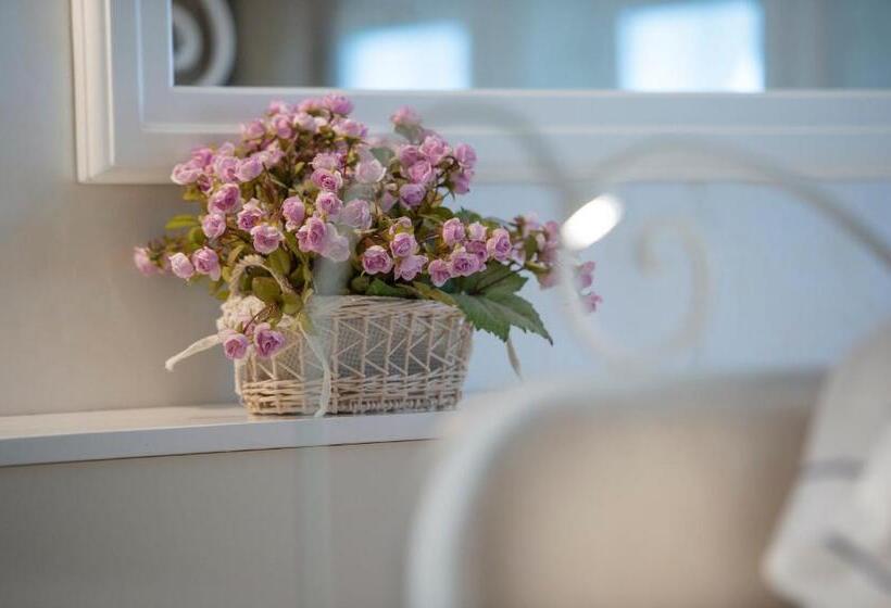 פנסיון Villa Lauro Old Chapel